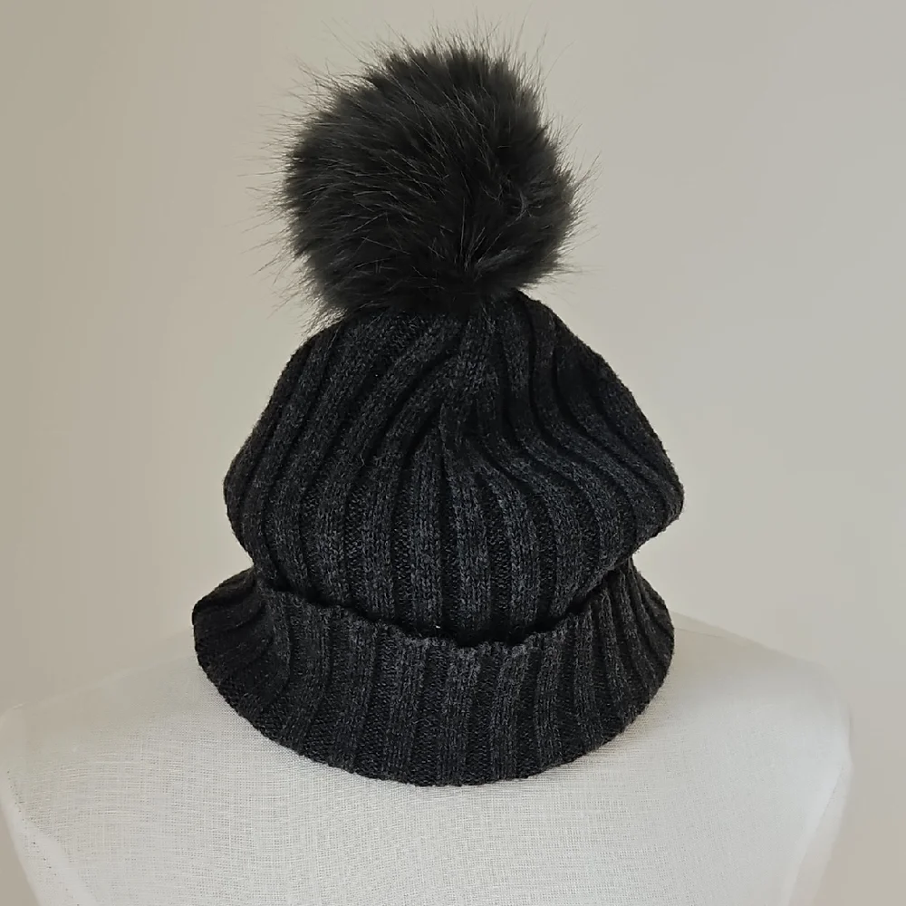 Charcoal Grey Knit toque with Faux Fur Pom Pom - Picture 1 of 3